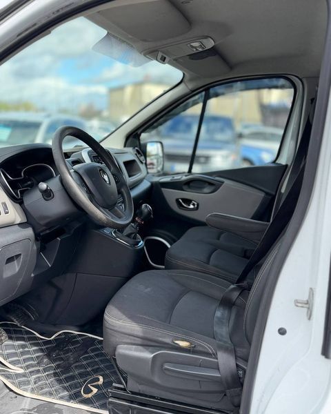 Renault Trafic 2018 Дизель 1.6 C035 фото